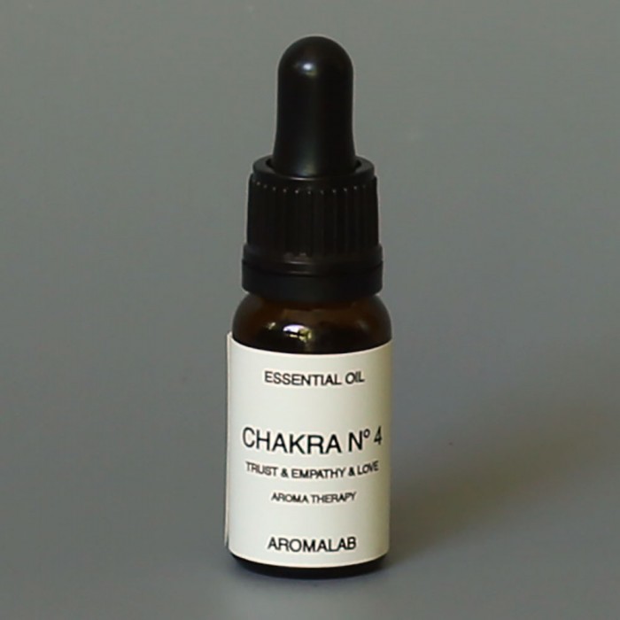 CHAKRA 4. Essential oil